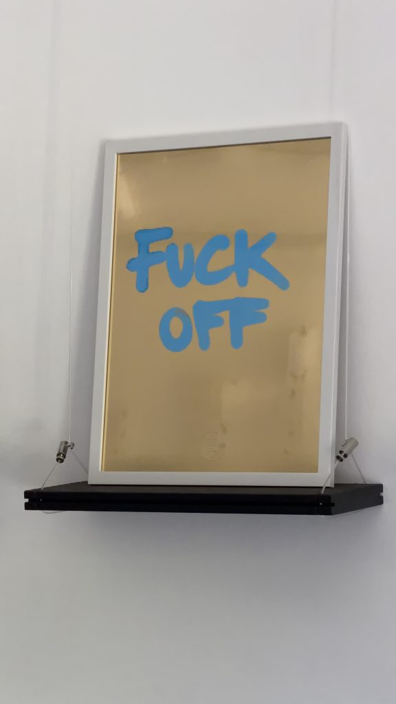 „FUCK OFF“ – handgeschriebenes Unikat im Rahmen